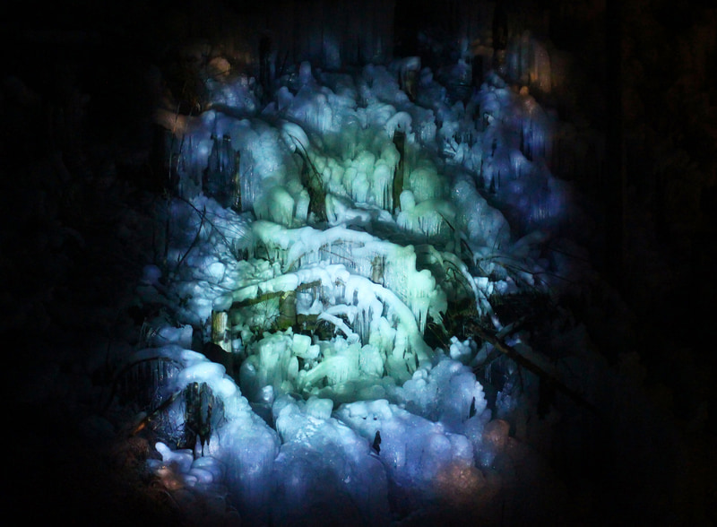 オーロラや万華鏡をモチーフとしたプロジェクションマッピング