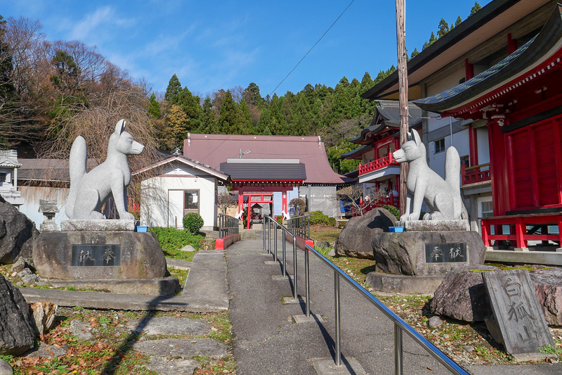 1時間ほどで、商売繁盛の神様として地元で親しまれている、百狐山 光星寺に到着