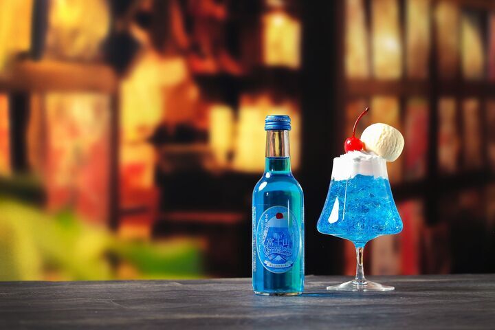 青い富士山クリームソーダ