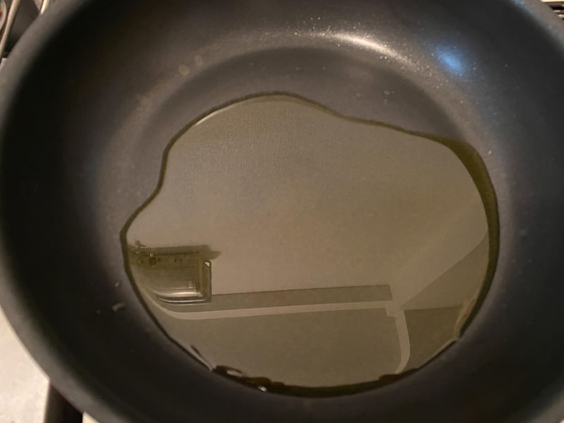 炒め油はたっぷりと