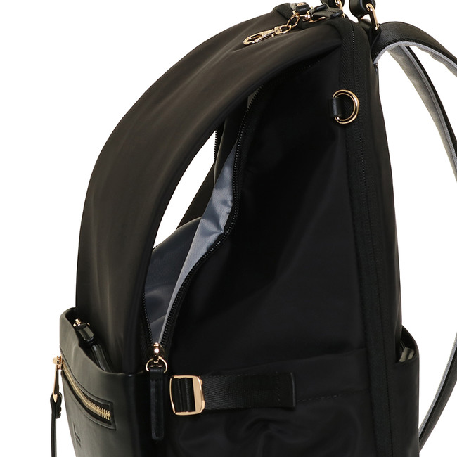 ガジェットを収納できるポケット