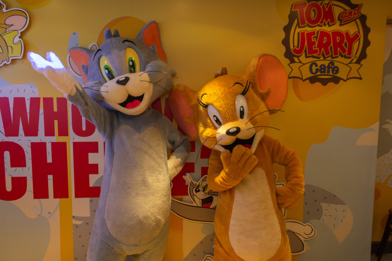 オープン前にトムとジェリーも来店した