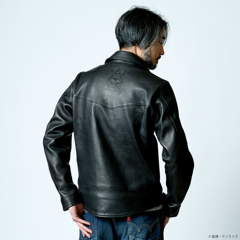 STRICT-G×SEVESKIGのライダースジャケット、シャアモデル2種。裏地は STRICT-G×SEVESKIGのライダースジャケット、シャアモデル2種。裏地は