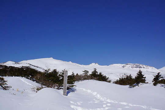 残雪の安達太良山