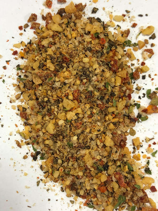 14種類のスパイスを調合