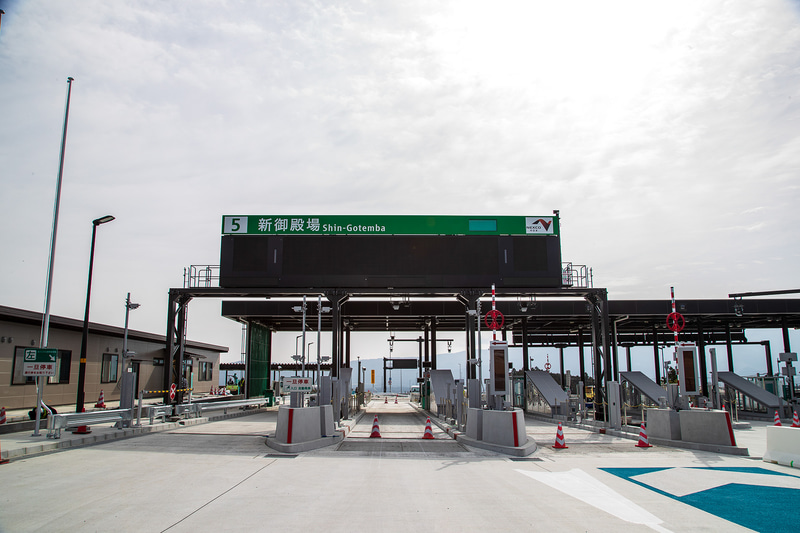 新御殿場IC入口側は3レーン