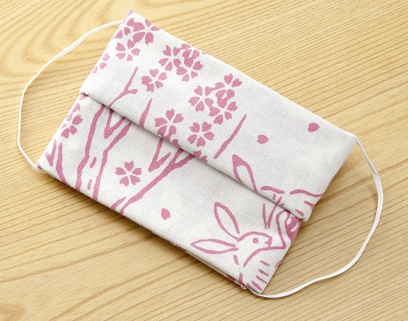 マスクにもなる