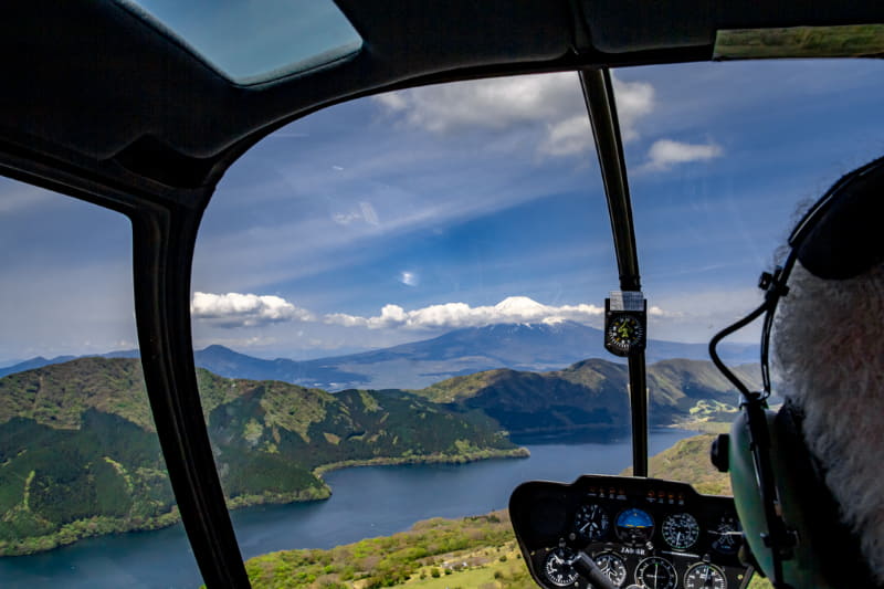 富士箱根伊豆国立公園内に位置する「箱根 駒ヶ岳」山頂がヘリポートに