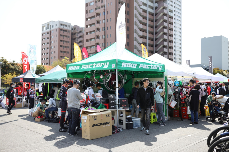 スポーツバイクショップが多数出店