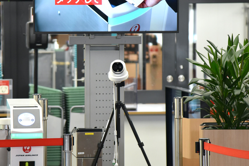 保安検査場のサーモカメラ