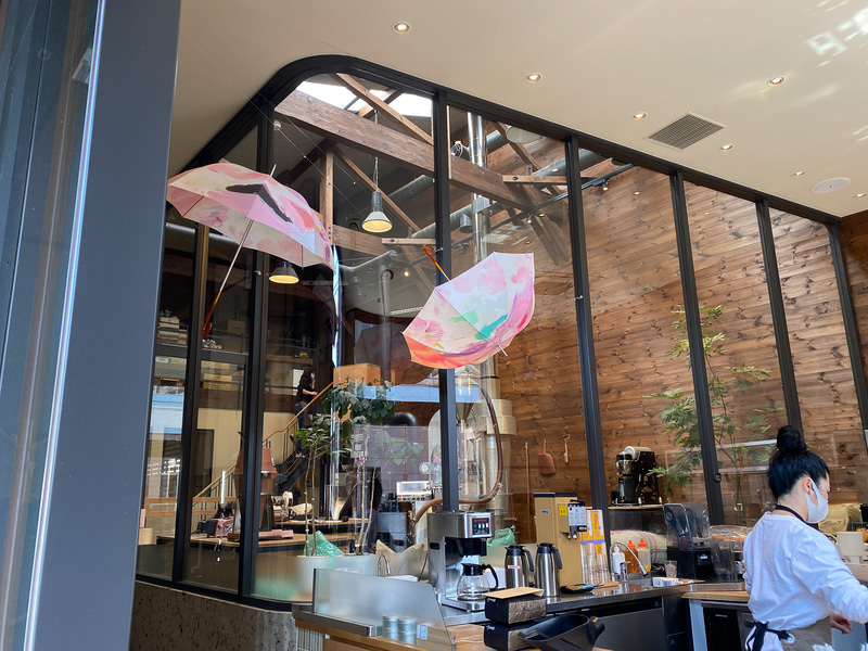 店内のインテリアも素敵。そんなに広くないので、今はテイクアウトのほうがいいかもしれません