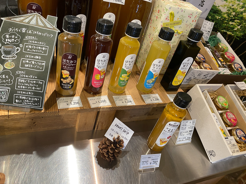 店内もかわいい雰囲気。試食できるので味を確かめて買い物できます