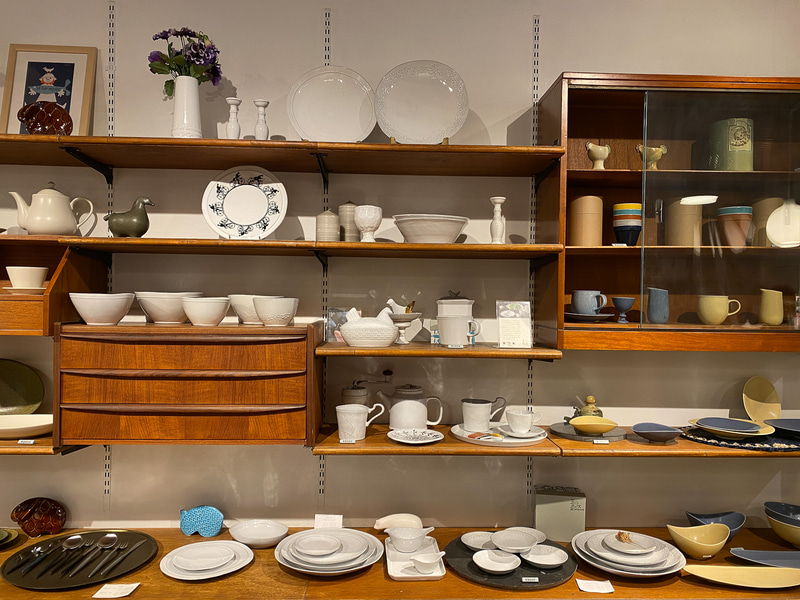 温かみのあるウッディな店内