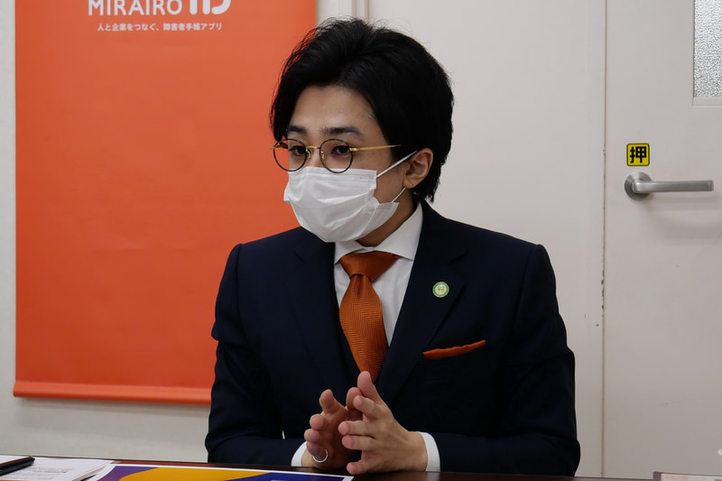 垣内氏は、自動改札機にタッチするだけで障害者運賃で鉄道などを利用できるようにすることが、最も注力したい部分だと力強く述べた