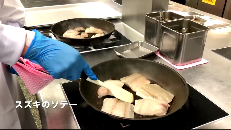 HOTキッチンでの調理シーン