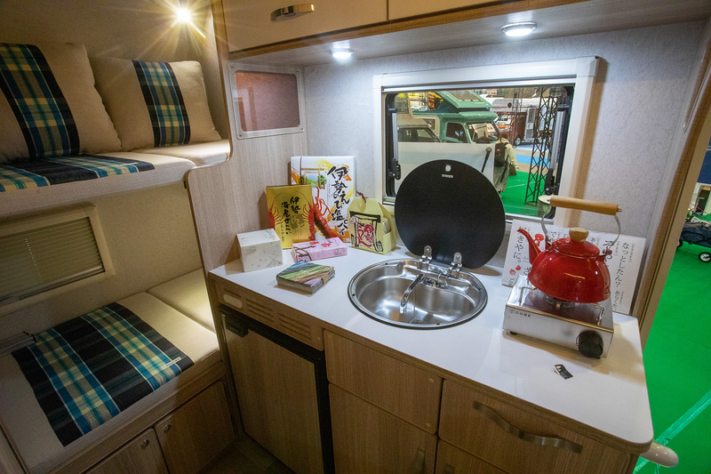 シンクも完備。エアコンなども装備できるとのことだ