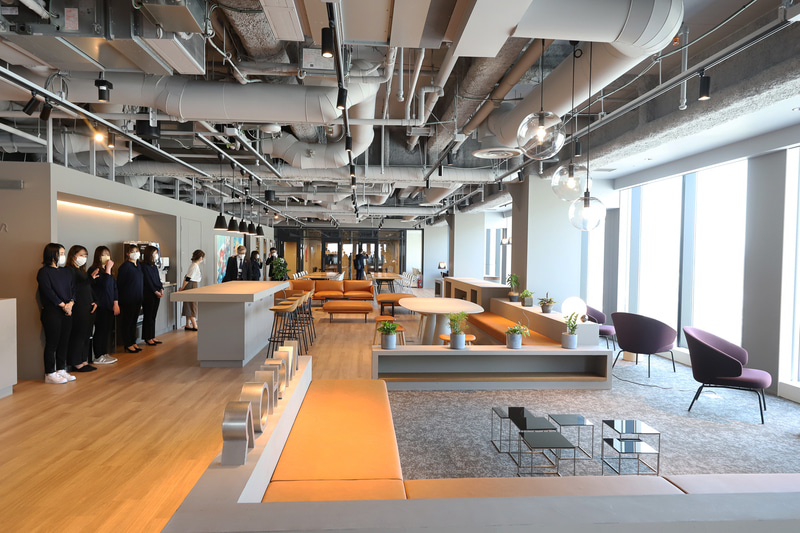 コミュニティラウンジ