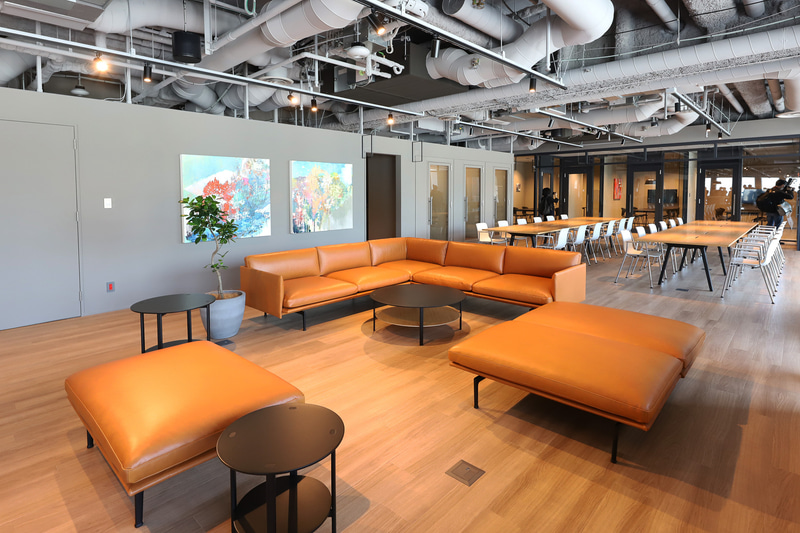 コミュニティラウンジ