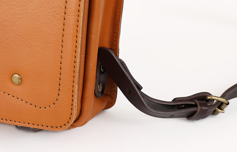 サイズ感やディティールは当時のまま、収納部分へのアクセスを改善