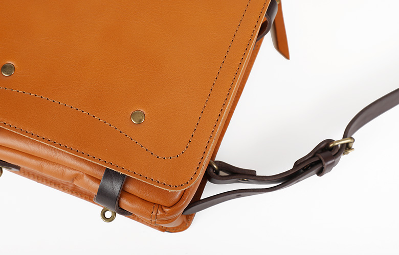 サイズ感やディティールは当時のまま、収納部分へのアクセスを改善