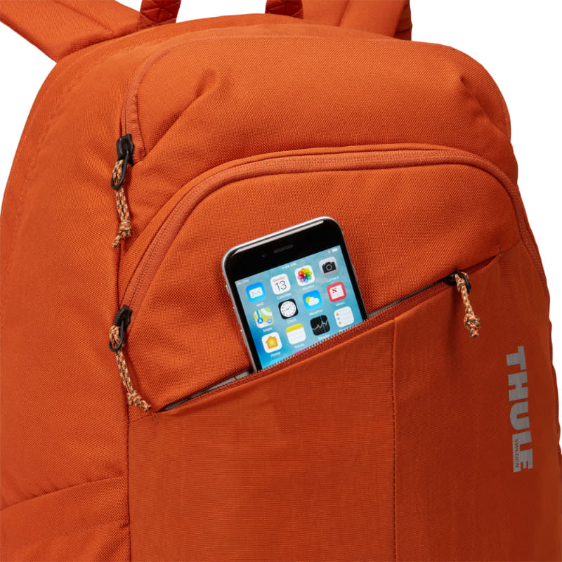 小物が入るフロントポケット