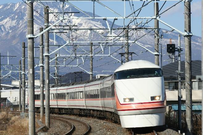 第一弾は「スペーシア」がリバイバルカラーで運行される