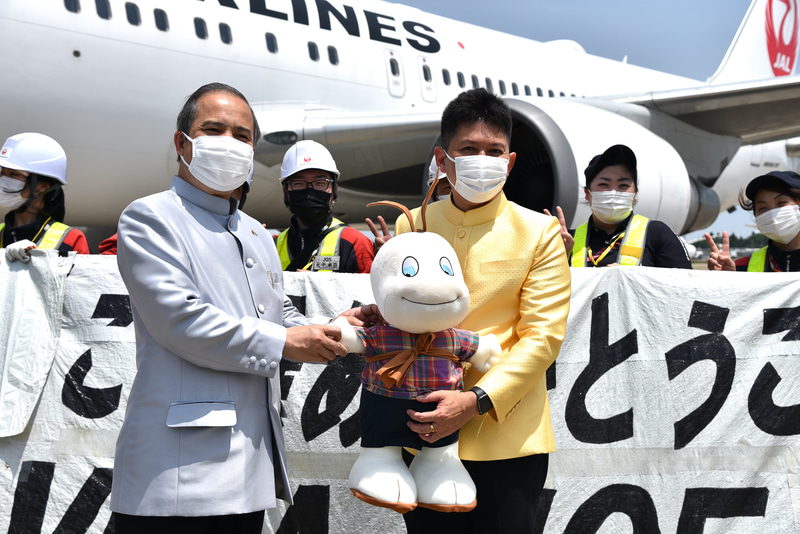 シントン・ラーピセートパン氏とセークサン・スィープライワン氏もフライトに搭乗