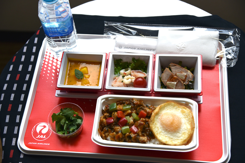 エコノミークラスの機内食