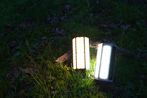 モバイルバッテリーになる六角柱LEDランタン「PLAY HEX-SoLa」。太陽光