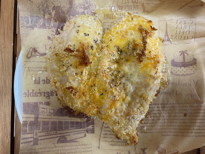 焼き上がりはこんな感じ。あとでまた焼くので、焼き目はこのくらいにしました