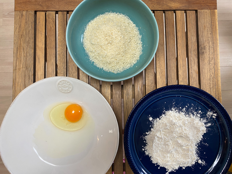 卵 1個、小麦粉 適量、パン粉 適量