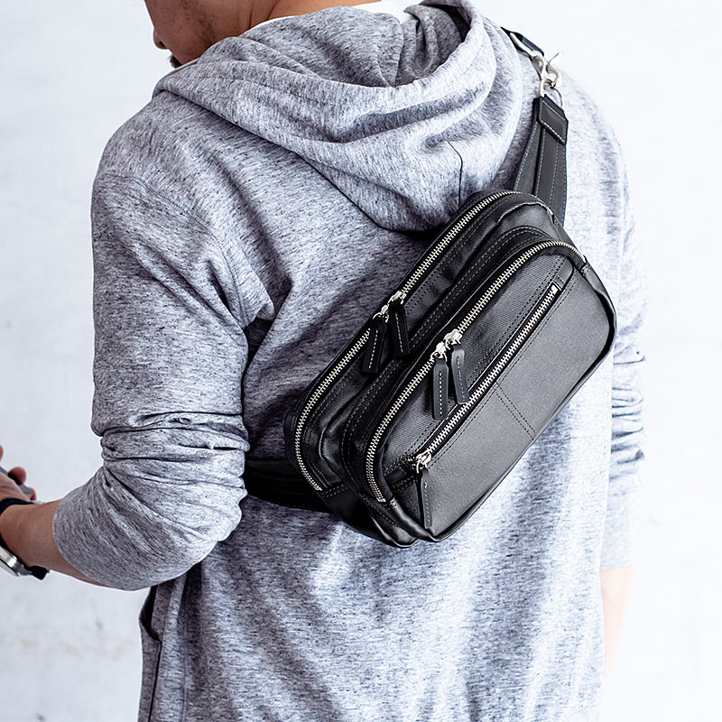 岡山デニム素材使用のボディバッグ