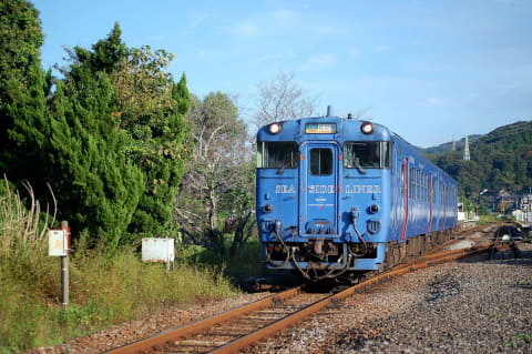 JR九州、キハ66・67形ラストラン企画。記念乗車券や車両部品の販売も