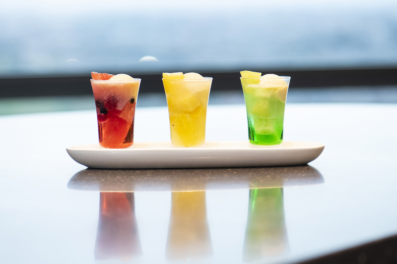 飲み比べ3種セット「昭和レトロセット」。左からスイカ、パイン、メロン