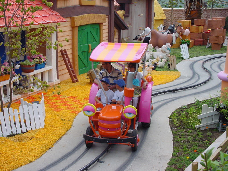 「ハッピーファーム（仮）」は動物を目の前で見ることのできるアトラクション