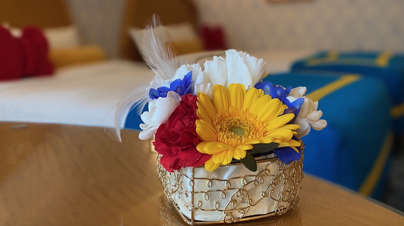 6月8・9日にドナルドダックルームに宿泊する人にはフラワーアレンジメントをプレゼント