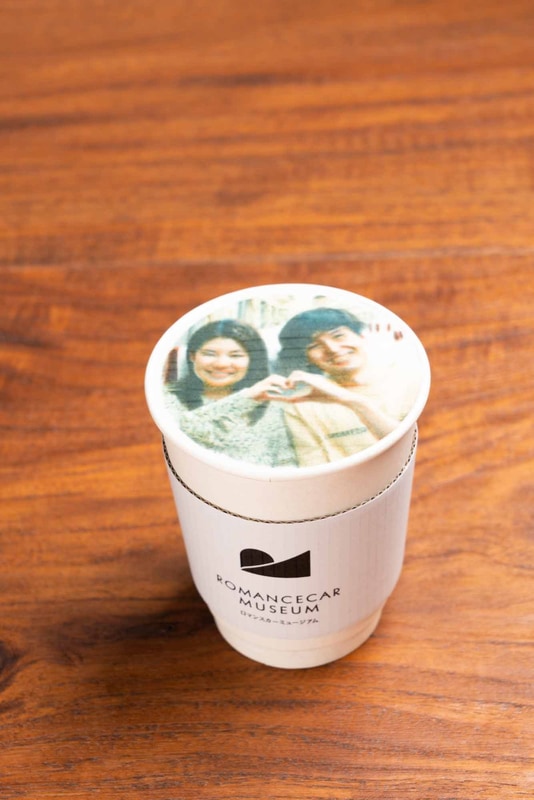 ツーショット写真をプリントしたスペシャルドリンク