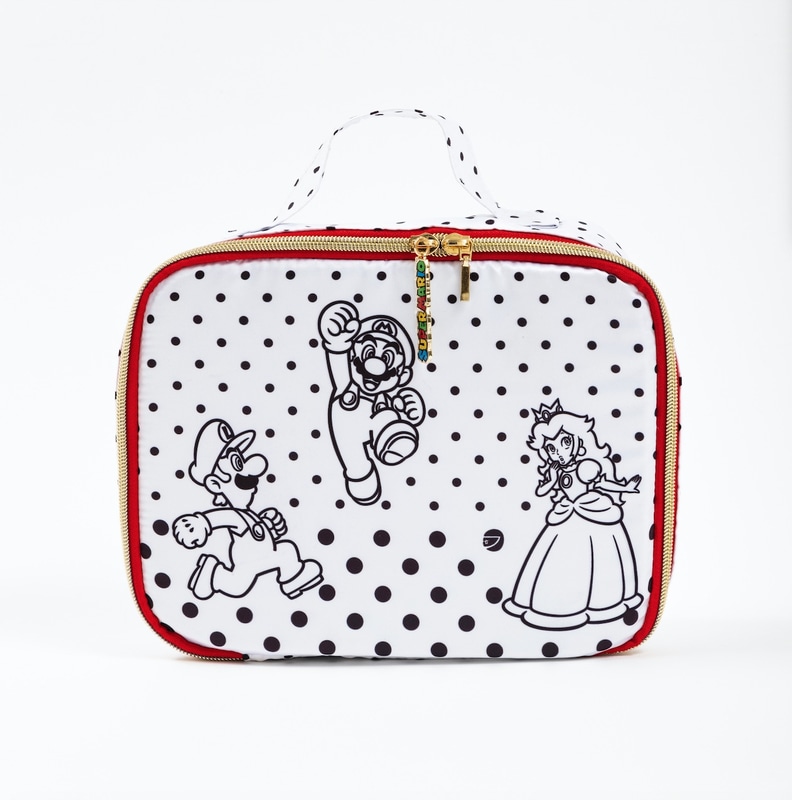 ウンナナクール/ポーチ