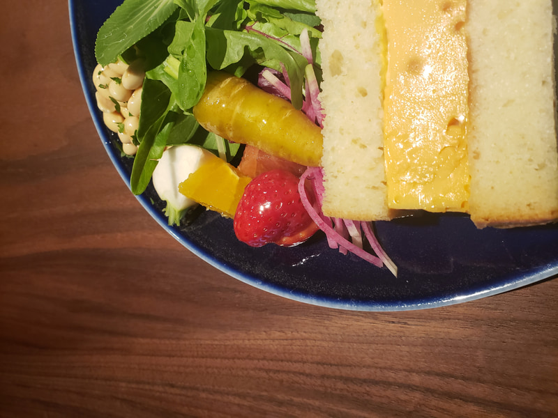 WABISUKEの卵を使用した「厚焼き玉子サンド」