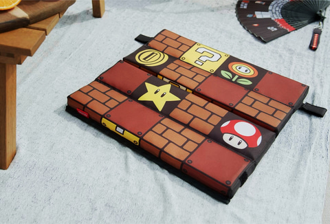 ハテナブロックのクーラーバッグにスツール。任天堂、スーパーマリオの