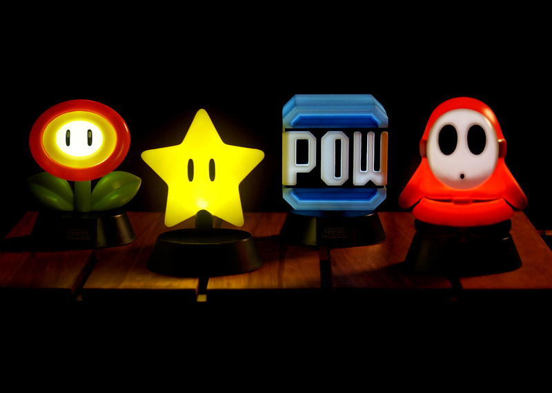 左から、ファイアフラワー、スーパースター、POWブロック、ヘイホー