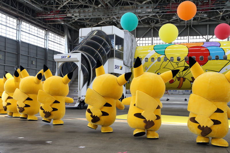 テーマソング「空色」に合わせてピカチュウがダンスを披露した