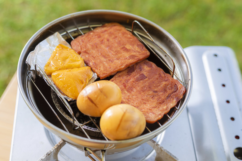 キャンプ飯も購入可能