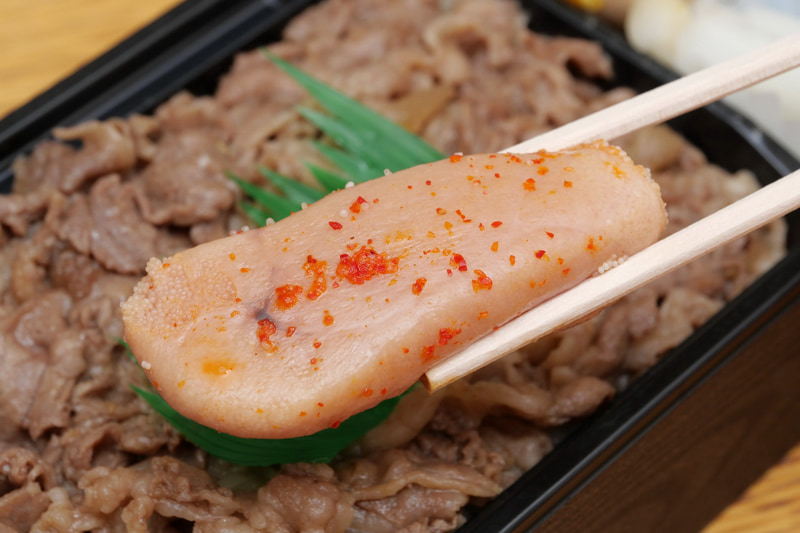 辛子明太子は、辛みはほどほど。一口ほおばると独特の旨味が口いっぱいに広がり、とにかくご飯が進む