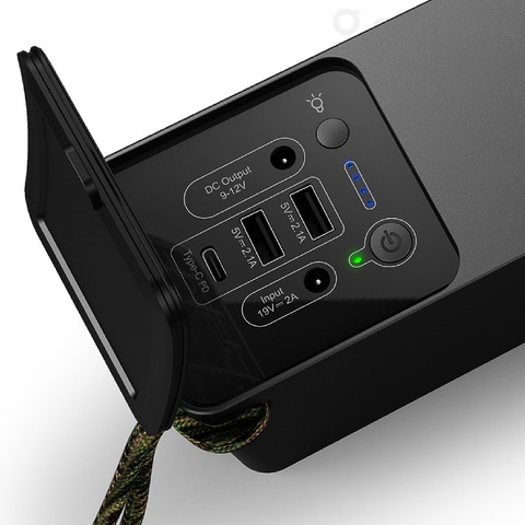 防沫形ポータブル電源「iForway ELF-DC」。3モードのLEDライト付き