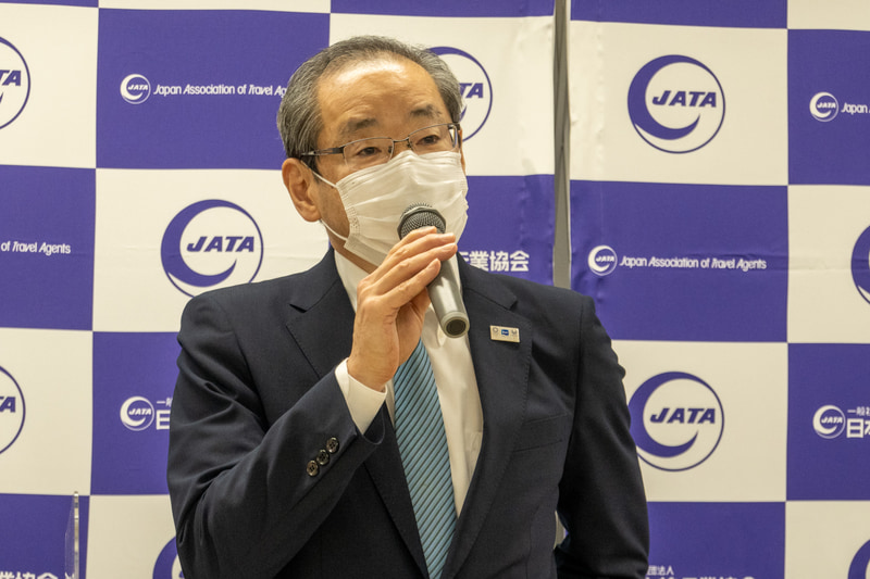 開会あいさつは広報委員長の米田昭正氏（KNT-CTホールディングス株式会社 代表取締役社長）