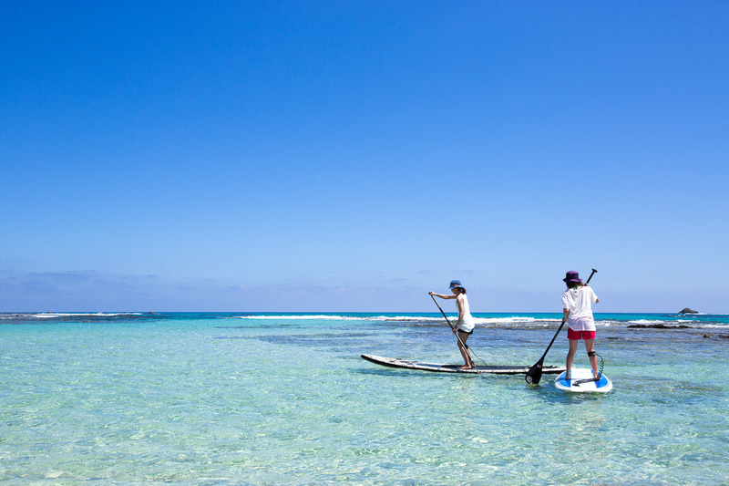 奥伊吹観光が琵琶湖のビーチリゾート「OUMI WAVE」を開業する