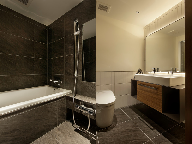 バスタブと2名でもゆったり使える洗面スペース