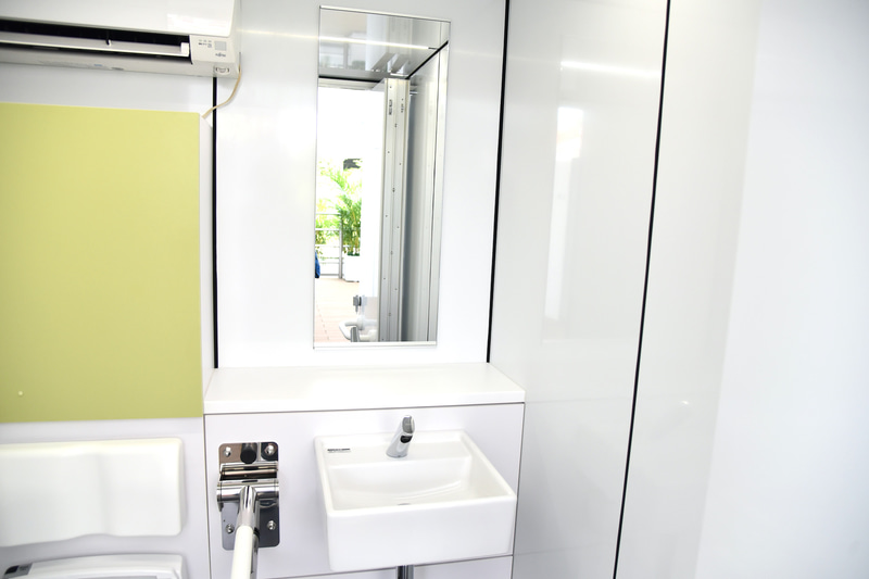 手洗いとミラー