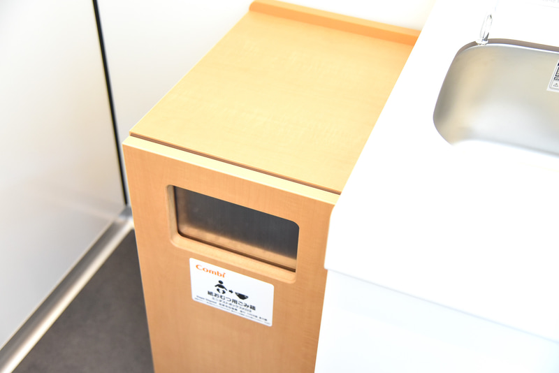 流し台の横にはゴミ箱